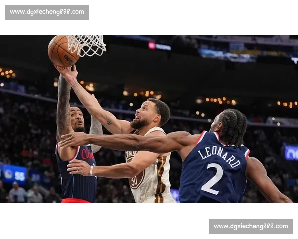 勇士对决快船精彩回放解析关键回合与球星高光瞬间全纪录深度复盘看点汇总