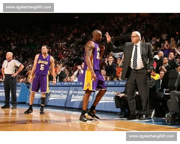 尼克斯对阵湖人比赛录像回顾经典对决攻防全解析关键时刻明星表现深度复盘 尼克斯对阵湖人比赛录像回顾经典对决攻防全解析关键时刻明星表现深度复盘