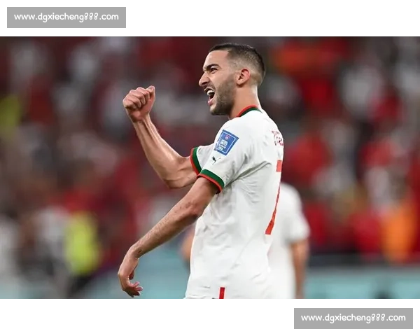 摩洛哥与荷兰激战四十强赛两队谁能晋级世界杯半决赛决胜时刻来临